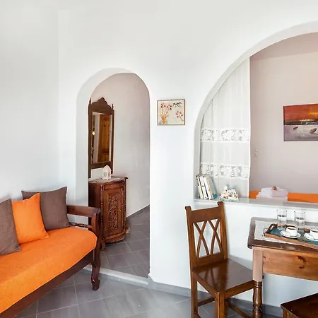 Daire Annio Santorini *