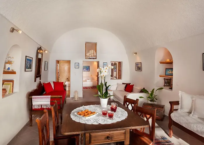 Annio Santorini * Imerovigli (Santorini)