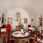 Annio Santorini * Imerovigli (Santorini)