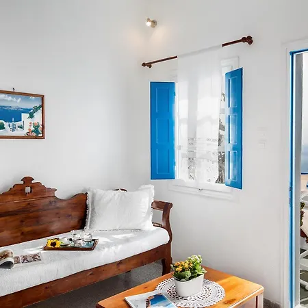 Annio Santorini * Imerovigli (Santorini)